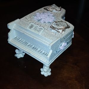 Grand piano music box